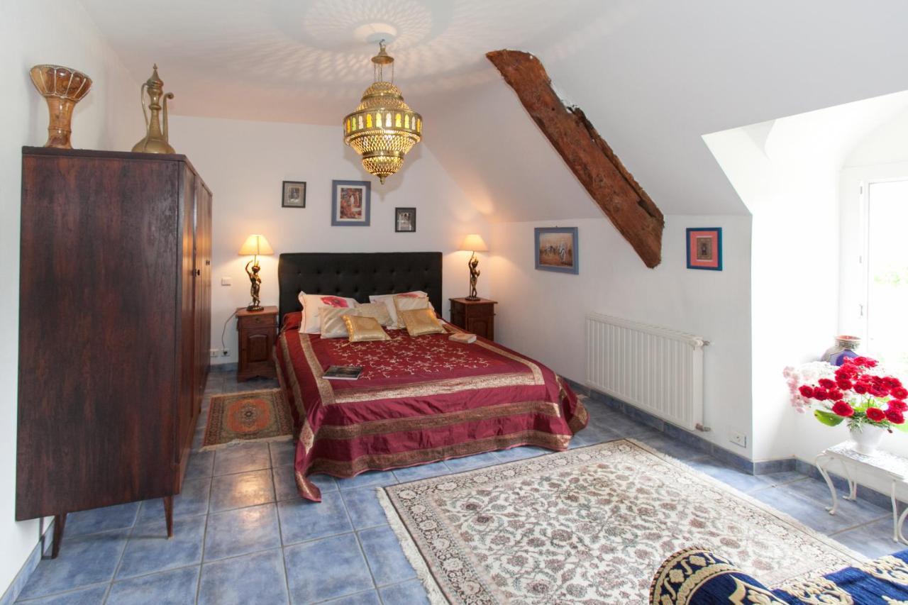 Chambres d'hôtes - Les Palmiers Corseul Extérieur photo