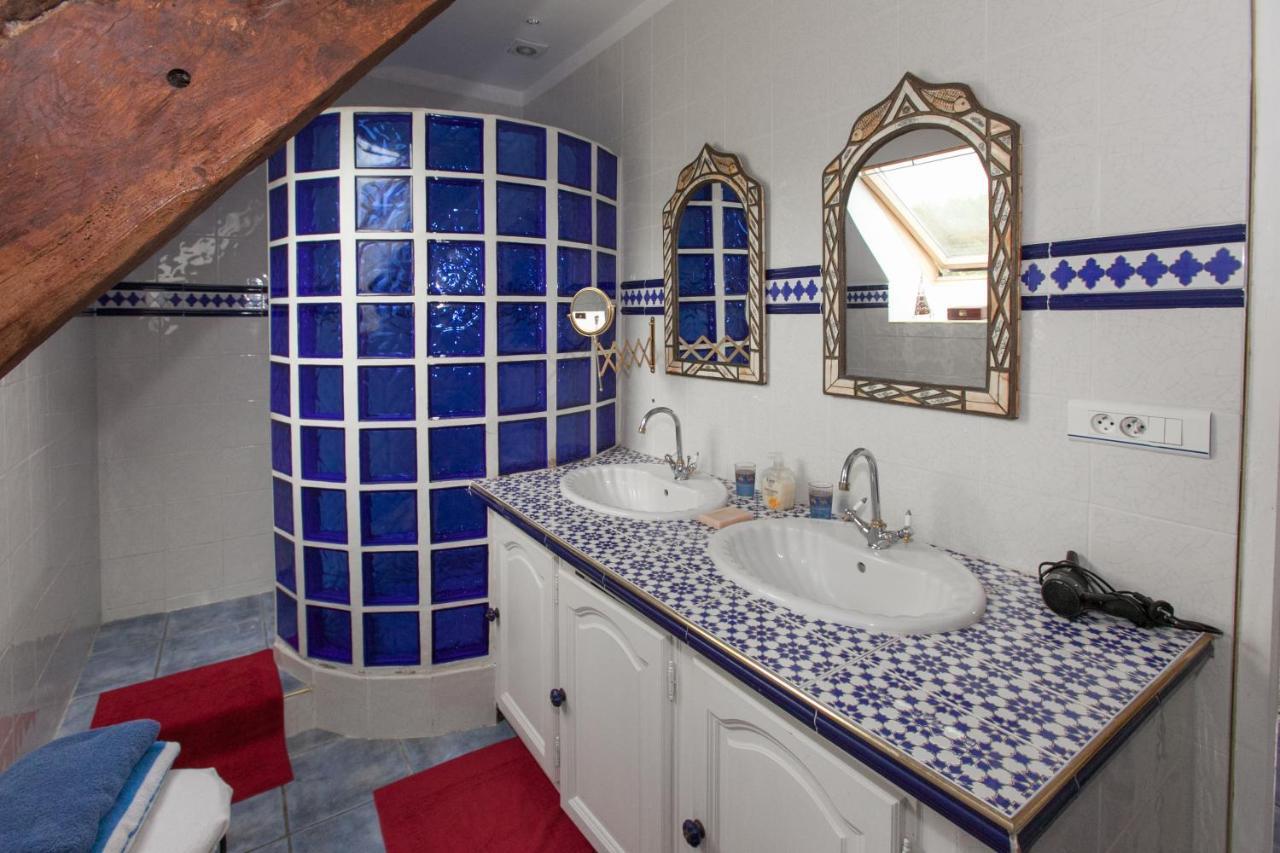 Chambres d'hôtes - Les Palmiers Corseul Extérieur photo